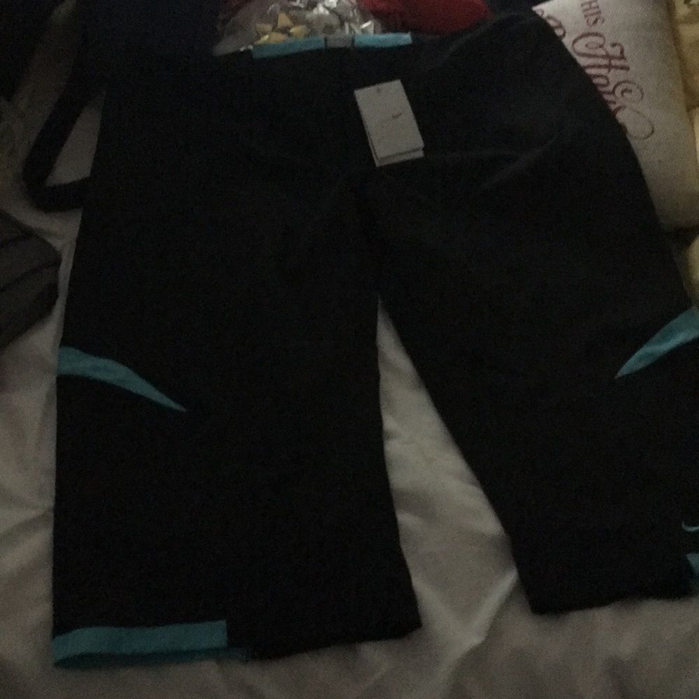 Nike crop low rise active pants